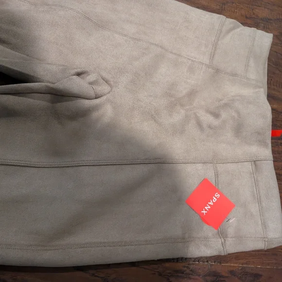 NWT Spanx Faux Suede Leggings Medium - Picture 6 of 8